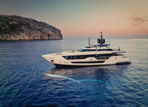luxury-yacht-custom-line-alvium-charter.png