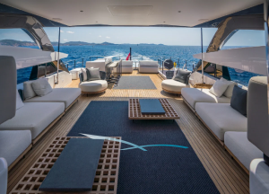 luxury-yacht-custom-line-alvium-lounge-flybridge.png