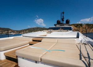 luxury-yacht-custom-line-alvium-sunlounger.png