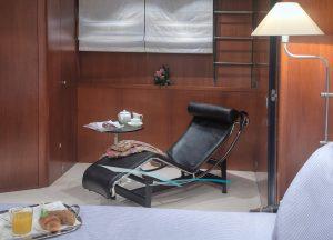 luxury-yacht-sanlorenzo-100-charter-balearics-vip-cabin.jpg