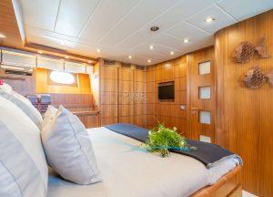 master-cabin-luxury-yacht-lex-maiora-26m-balearics.jpg