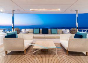 motor-yacht-aqua-lounge.jpg
