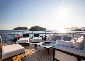 riva-110-figurati-exterior-lounge.jpg