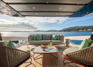 sanlorenzo-sx76-cloud-ix-exterior-lounge-1.png