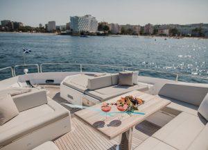 sundeck-with-drinks-luxury-yacht-sunseeker-76-Lady-m-palma.jpg