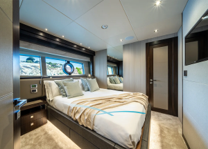 sunseeker-92-blue-infinity-one-double-suite.png