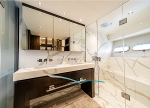 sunseeker-92-blue-infinity-one-master-bath.png