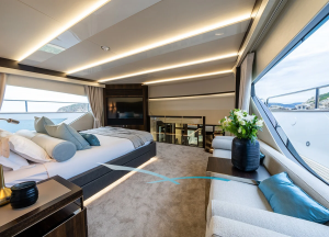 sunseeker-92-blue-infinity-one-master-suite.png
