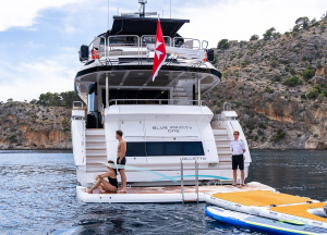 sunseeker-92-blue-infinity-one-water-toys.png