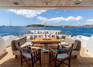 upperdeck-luxury-yacht-sunseeker-predator-84-basad-balearics.jpg