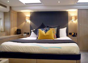 vip-cabin-luxury-yacht-oyster-825-champagne-hippy-balearics.jpg