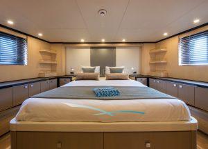 vip-cabin-luxury-yacht-vanquish-82-sea-story-balearic-islands.jpg