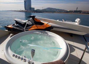 whirlpool-luxury-yacht-mochi-craft-85-leigh.jpg