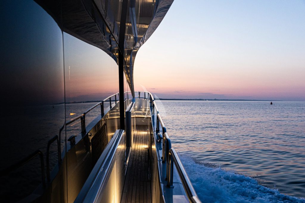 Luxury yacht Sunseeker 86 “Stardust of Mary”