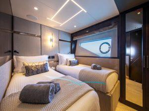 Sunseeker 86 – Moonlight (9)