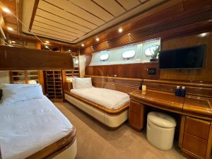 Ferretti “YOLO TOO” – View 14