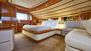 Ferretti “YOLO TOO” – View 13