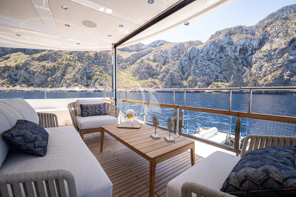 Luxury yacht Sunseeker 86 “Moonlight”