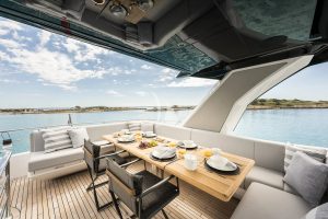Sunseeker Manhattan 68 “Sweet Caroline” – View 10