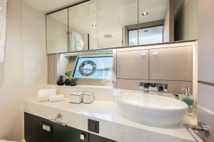 Sunseeker Manhattan 68 “Sweet Caroline” – View 37