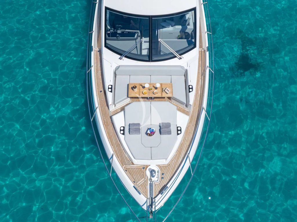 Sunseeker Manhattan 68 “Sweet Caroline” – View 4