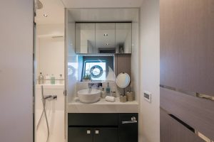 Sunseeker Manhattan 68 “Sweet Caroline” – View 34