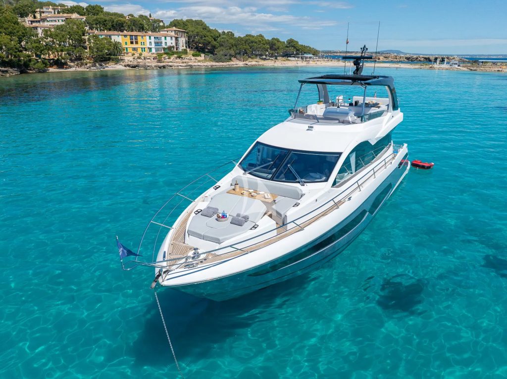 Sunseeker Manhattan 68 “Sweet Caroline” – View 3