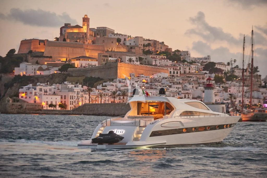 Luxury yacht Alfamarine “Nina”