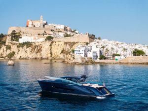 Luxury yacht Wajer “Double U”