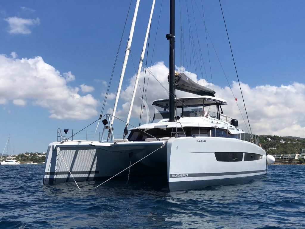 Luxury yacht Fountaine Pajot “Chiloe”